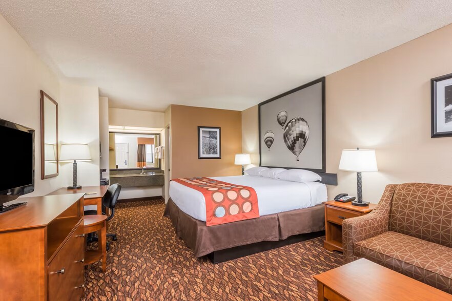 More Photos Of 2912 Mabry Dr, Clovis Hotel For Sale