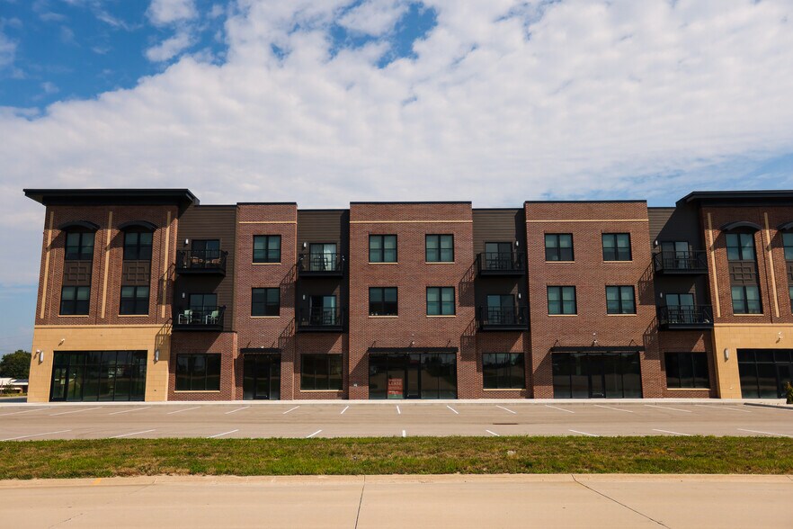 More Photos Of 8411 Peosta Commercial Ct, Peosta Apartments For Lease