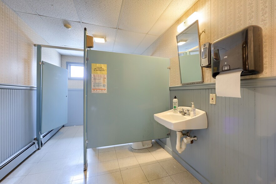 More Photos Of 601 S Front St, Wrightsville Specialty For Sale