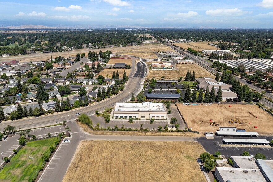 More Photos Of 4679 W Spruce Ave, Fresno Medical For Sale