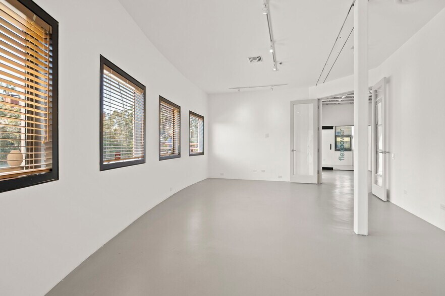 More Photos Of 2110 Main St, Santa Monica Loft Creative Space For Sale
