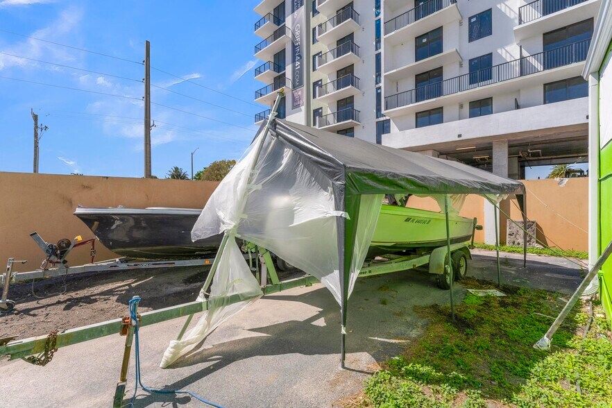 More Photos Of 4611 SW 44th Ave, Dania Warehouse For Lease