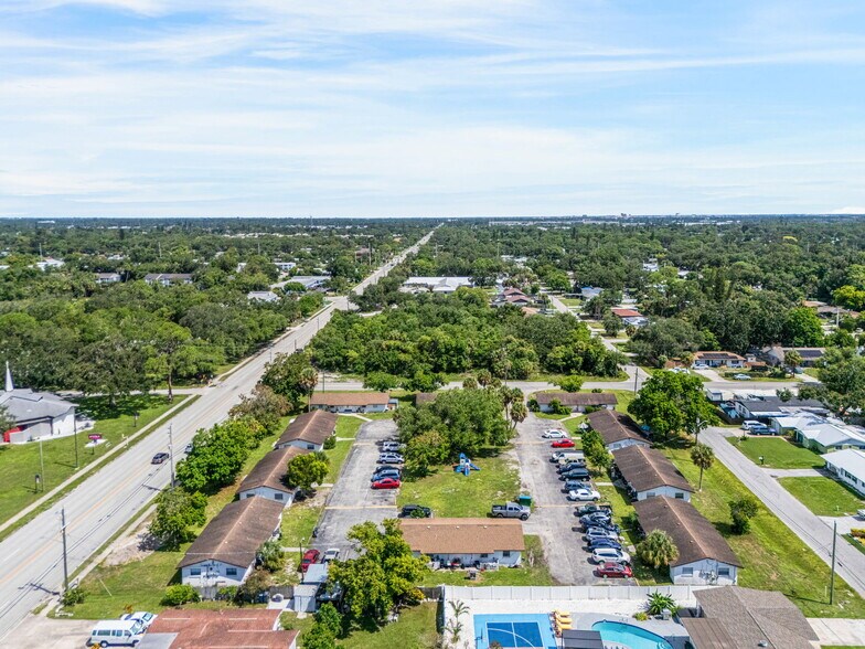 More Photos Of 5518 25th St W, Bradenton Apartments For Sale