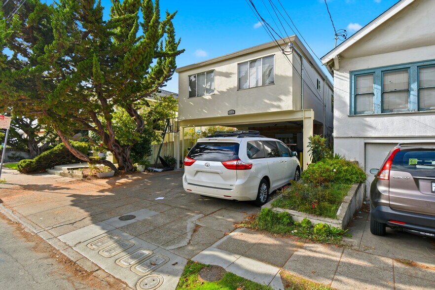 More Photos Of 930 Kains Ave, Albany Apartments For Sale