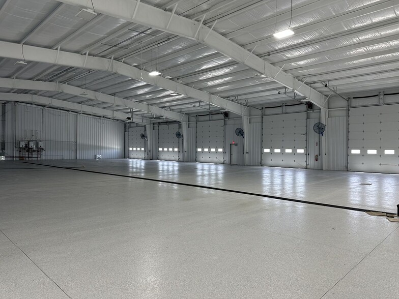 More Photos Of 16001 Boyle Lane, Evansville Warehouse For Lease