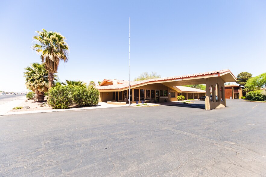 More Photos Of 1765 S Main St, Las Cruces Hotel For Sale