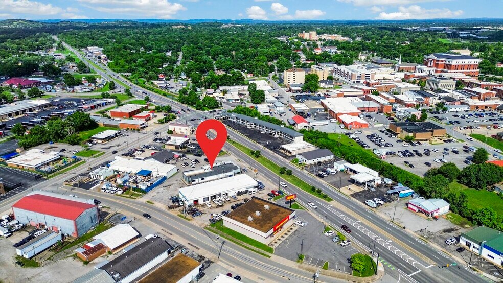 More Photos Of 134 W Broadway, Gallatin Restaurant For Sale