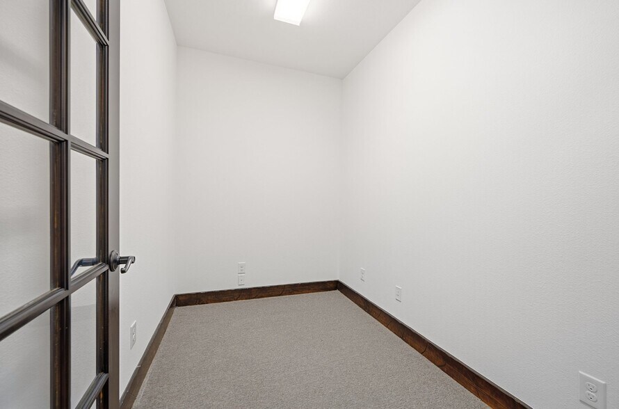 More Photos Of 131 Quest Ct, Keller Office For Lease