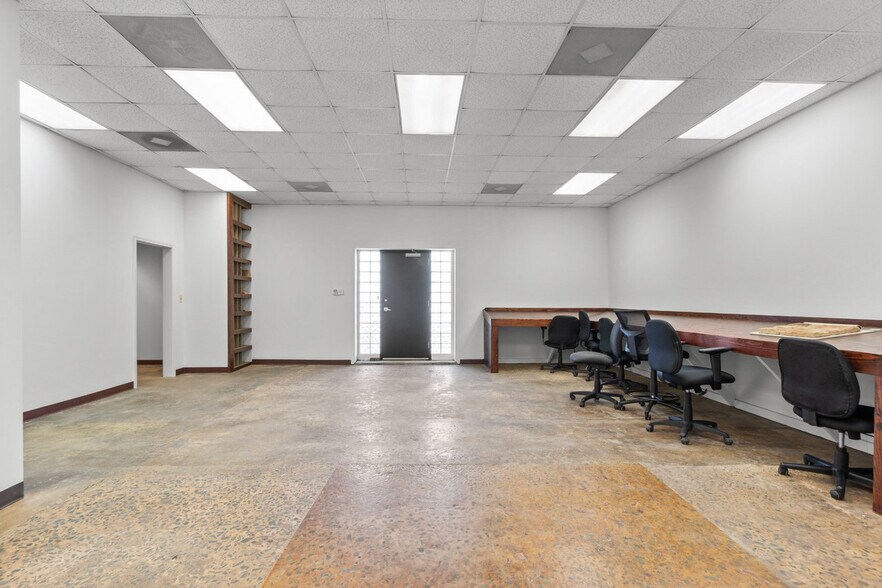 More Photos Of 2601 Wilkinson Blvd, Charlotte Industrial For Sale
