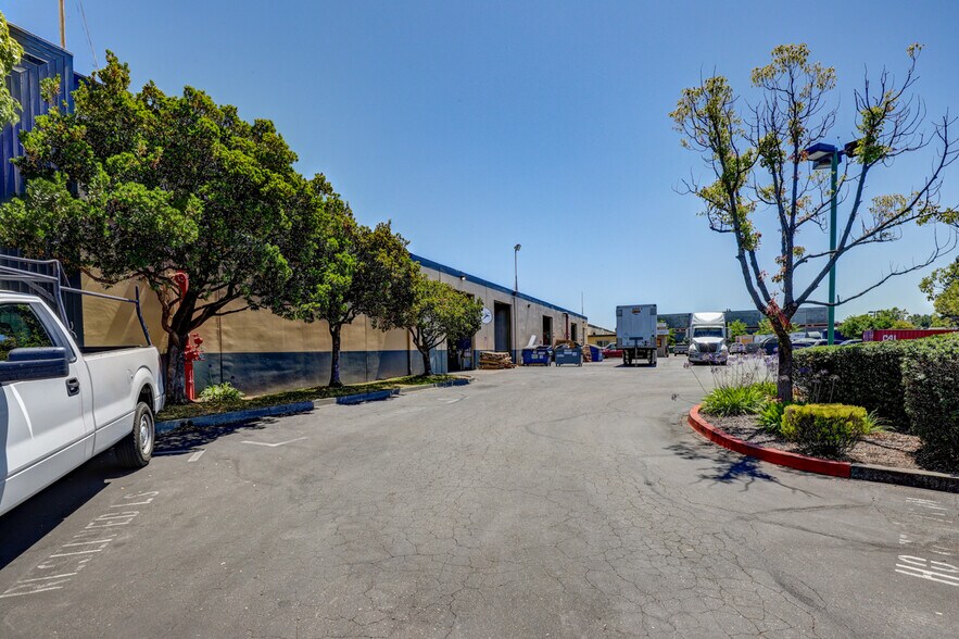 More Photos Of 210 Classic Ct, Rohnert Park Warehouse For Lease