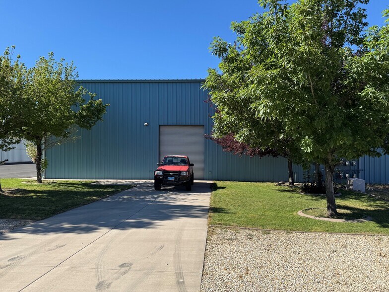 More Photos Of 2720 Taxiway Delta Ste 60, Carson City Airplane Hangar For Sale