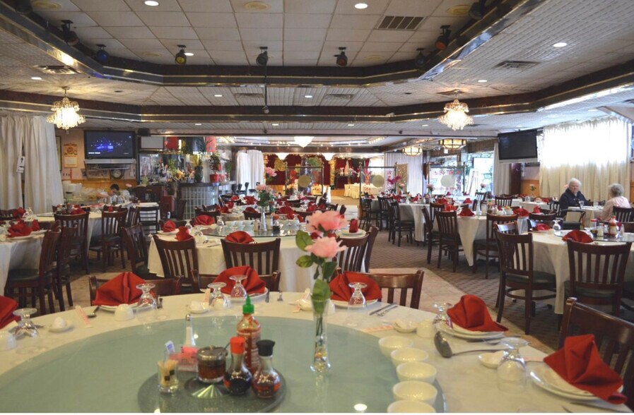 More Photos Of 118 Bethlehem Pike, Colmar Restaurant For Lease