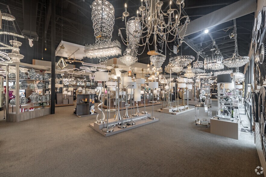 More Photos Of 18989 Hawthorne Blvd Beach, Redondo Beach Freestanding For Lease