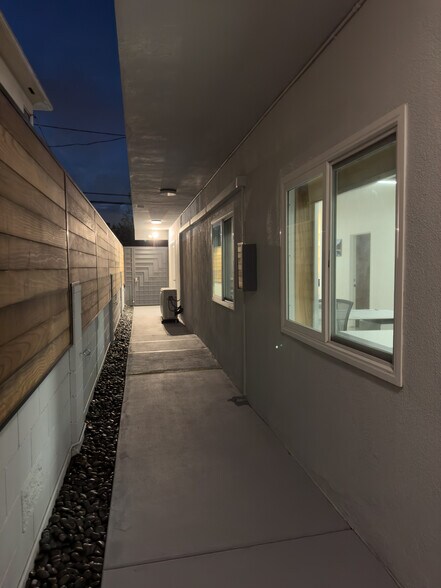 More Photos Of 12421 Venice Blvd, Los Angeles Loft Creative Space For Lease