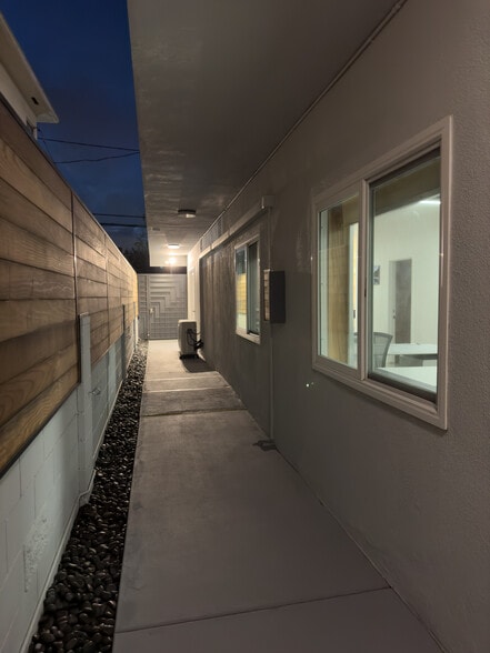 More Photos Of 12421 Venice Blvd, Los Angeles Loft Creative Space For Lease