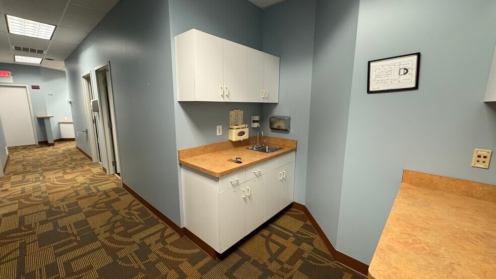 More Photos Of 4379 Easton Ave, Bethlehem Office For Sale