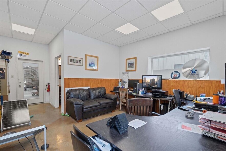 More Photos Of 16299 Fitzhugh Rd, Dripping Springs Warehouse For Sale