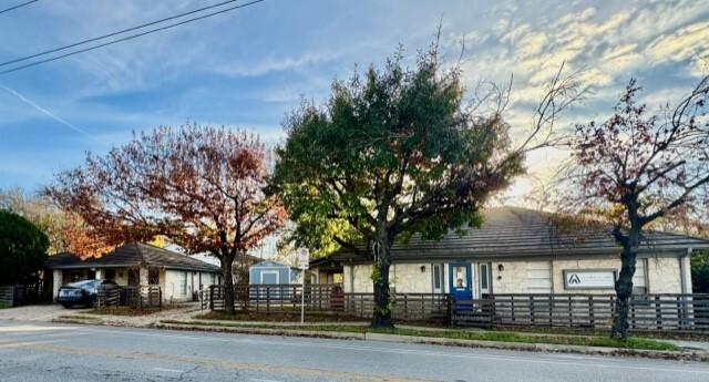 Primary Photo Of 1600 E 7th St, Austin Office Residential For Sale