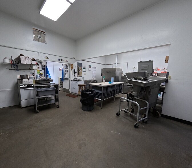 More Photos Of 2900 Pioneer Mountains Scenic By-Way Way, Polaris Industrial For Sale