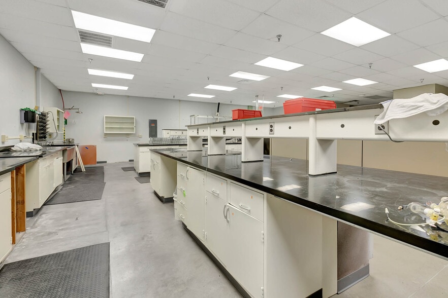 More Photos Of 3720 Amnicola Hwy, Chattanooga Unknown For Lease