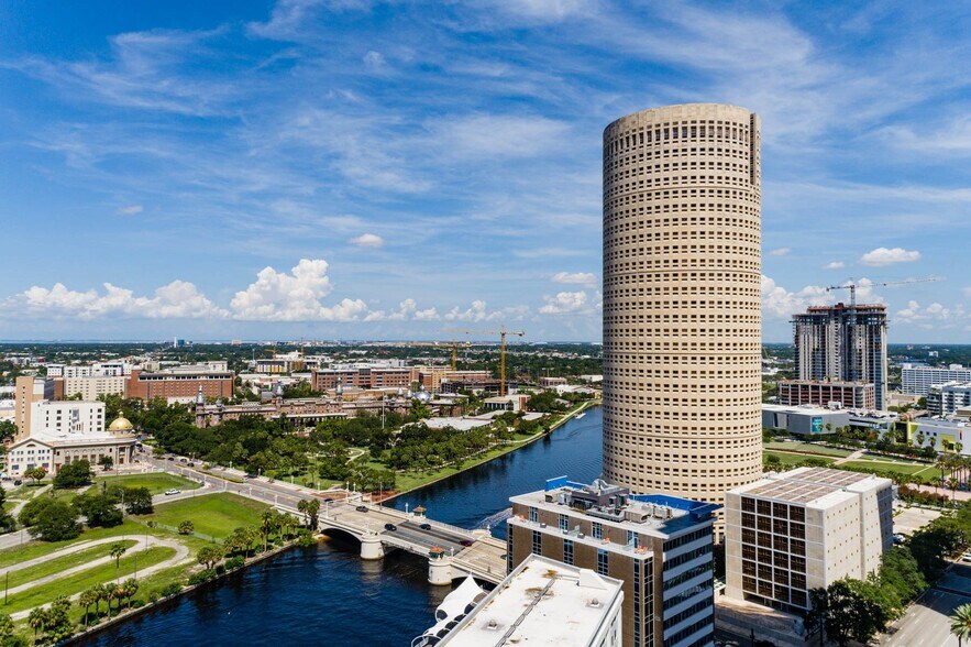 More Photos Of 400 N Ashley Dr, Tampa Office For Lease