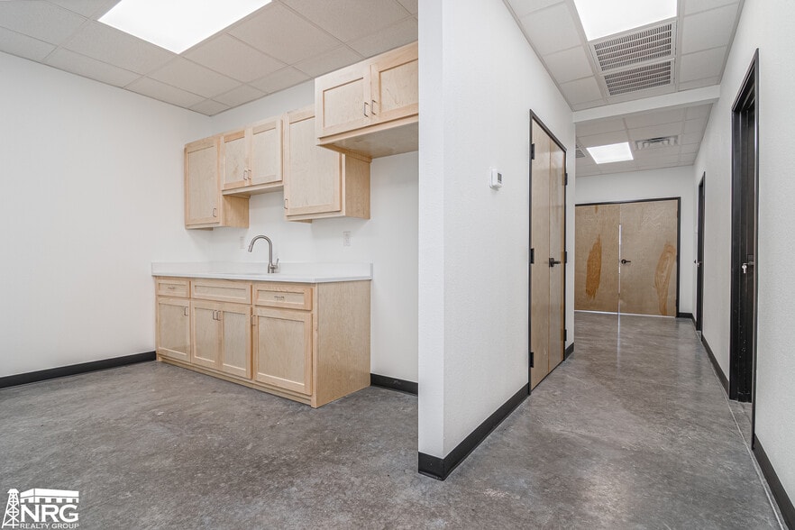 More Photos Of 9817-B Interstate 20, Midland Warehouse For Sale