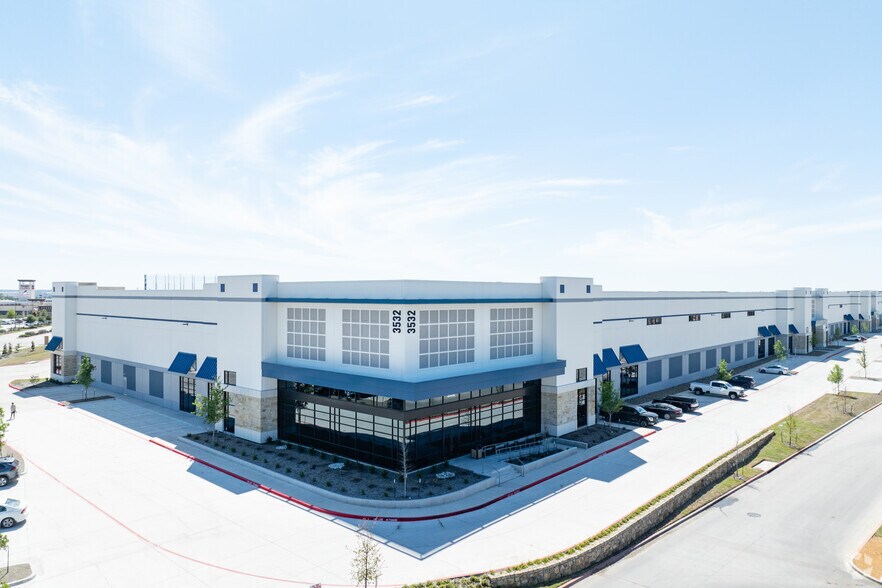 More Photos Of 3532 Highway 114, Fort Worth Distribution For Lease