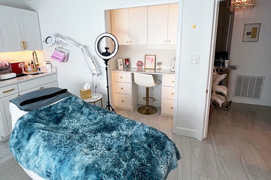 More Photos Of 2200 49th St N, Saint Petersburg Medical For Sale