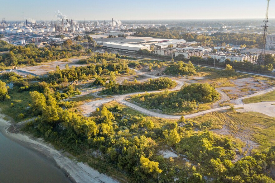 More Photos Of 100 River Rd S, Baton Rouge Land For Sale