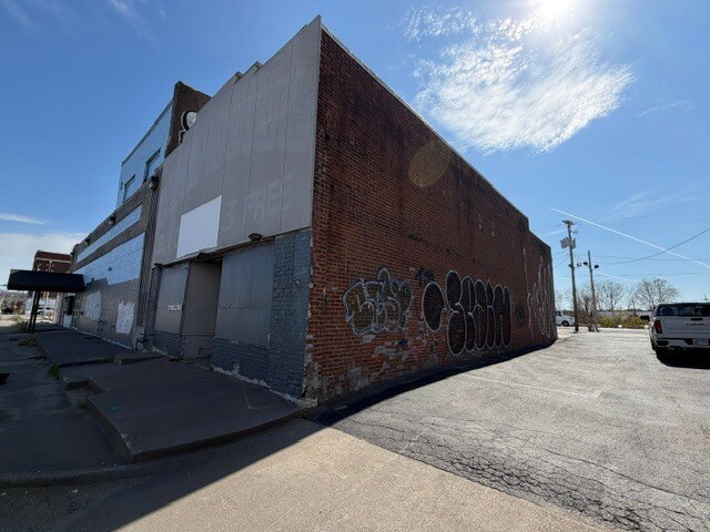 More Photos Of 20 N James St, Kansas City Storefront Retail Office For Lease