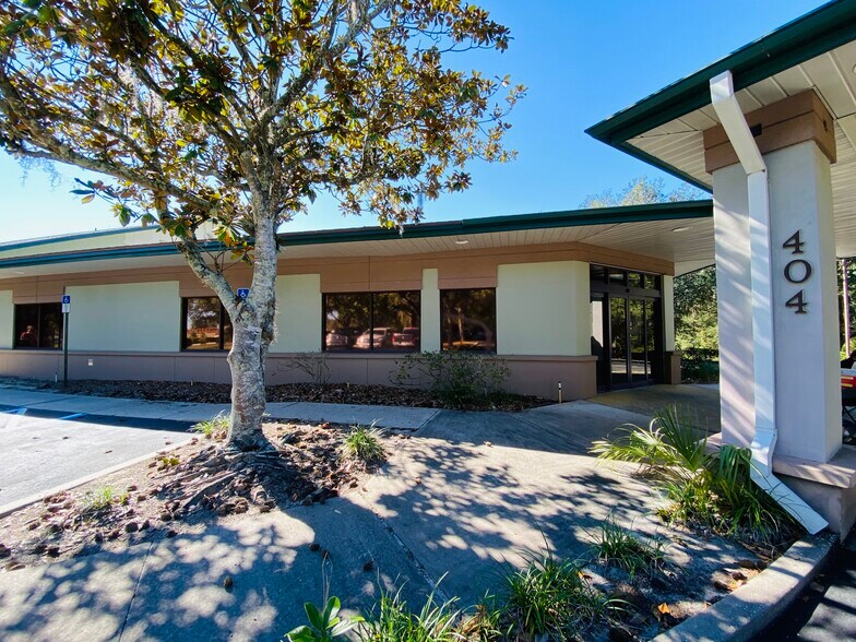 More Photos Of 404 Hall of Fame Dr, Lake City Medical For Lease