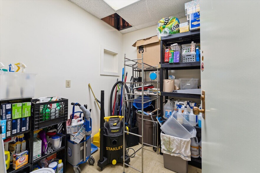 More Photos Of 3333 Brecksville Rd, Richfield Office For Sale