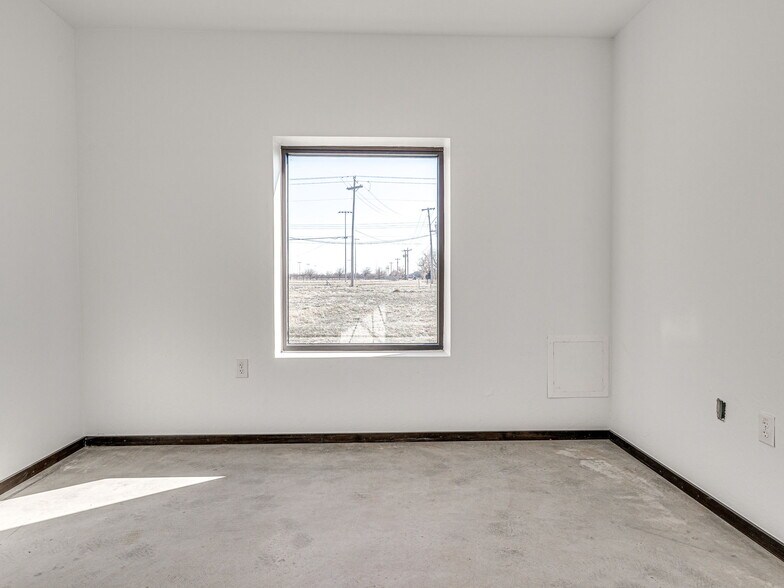 More Photos Of 11900 S Meridian, Oklahoma City Warehouse For Sale
