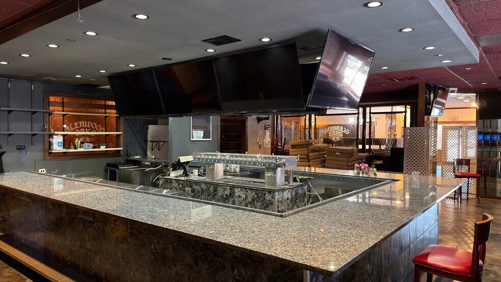 More Photos Of 106 N Main St, Glenwood Restaurant For Sale