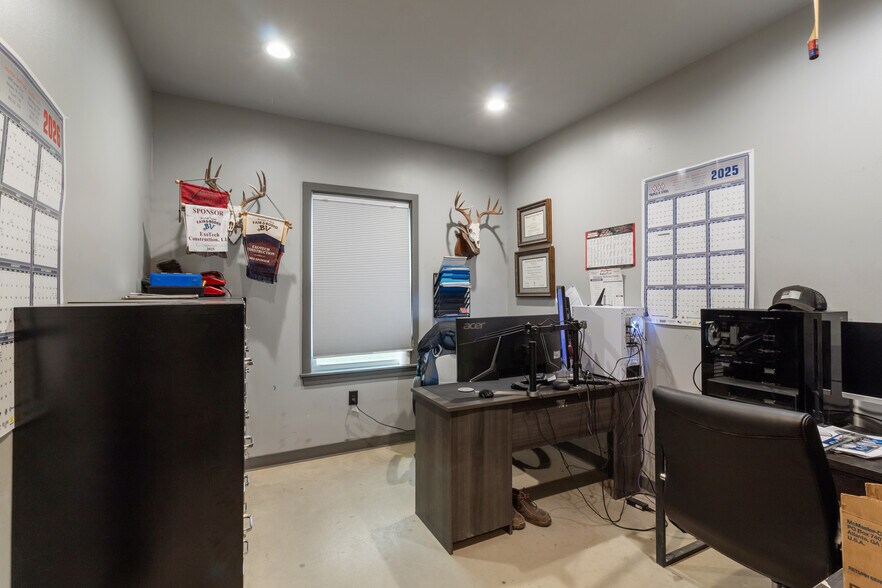 More Photos Of 1113 Innovation Dr, Bryan Industrial For Lease