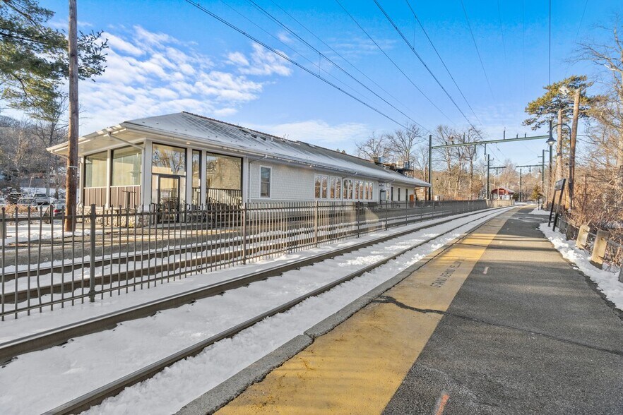 More Photos Of 89 Main St, Little Falls Bank For Lease