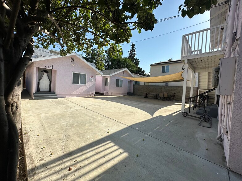 More Photos Of 1161 W 37th Dr, Los Angeles Apartments For Sale