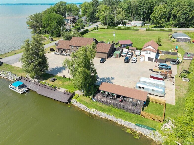More Photos Of 6266 Lakeshore Rd, Verona Beach Restaurant For Sale