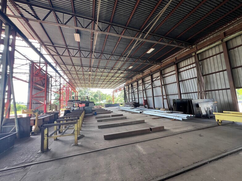 More Photos Of 5101 S 24th Ave, Tampa Manufacturing For Sale
