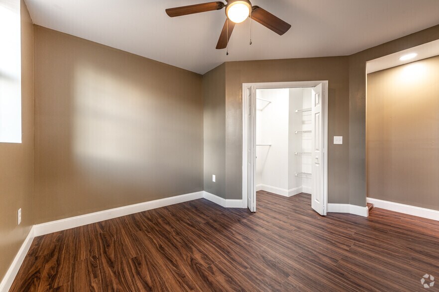 More Photos Of 218 Twin Oaks Rd, Akron Apartments For Sale