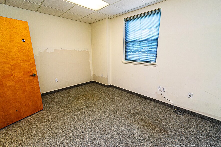 More Photos Of 110 Harbor Ln, Somers Point Medical For Sale