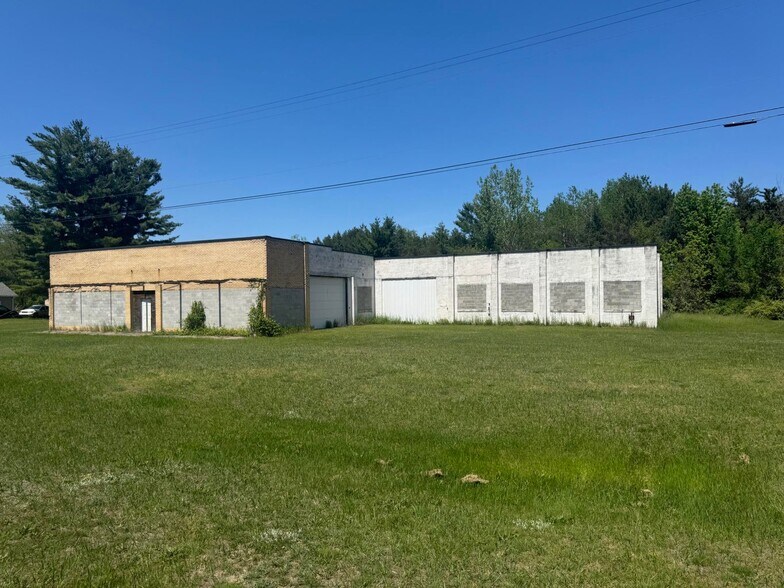 More Photos Of 5860 W Saginaw Rd, Coleman General Retail For Sale