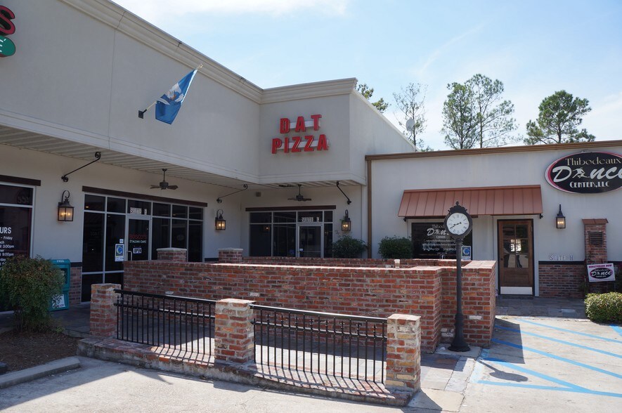 More Photos Of 2040 Hwy 59, Mandeville Storefront Retail Office For Lease