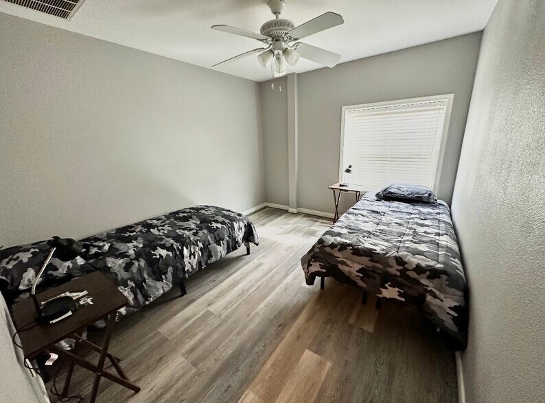 More Photos Of 5205 Hudson Bend Rd, Austin Light Manufacturing For Sale