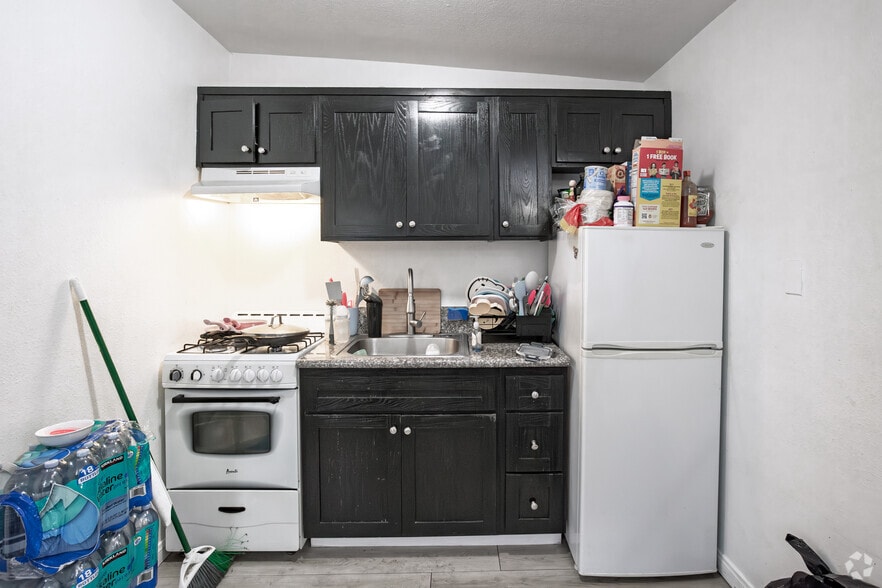 More Photos Of 509 Hyde Park Pl, Inglewood Apartments For Sale