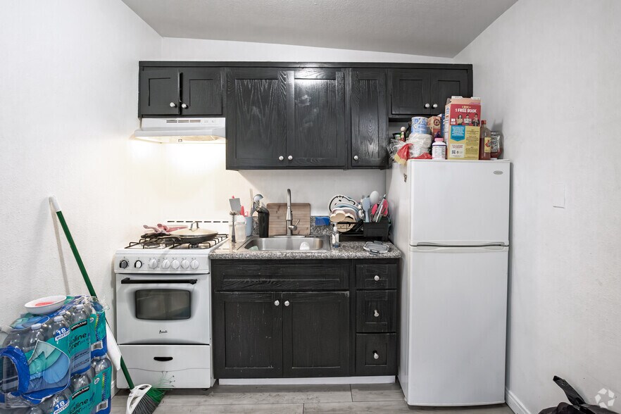 More Photos Of 509 Hyde Park Pl, Inglewood Apartments For Sale
