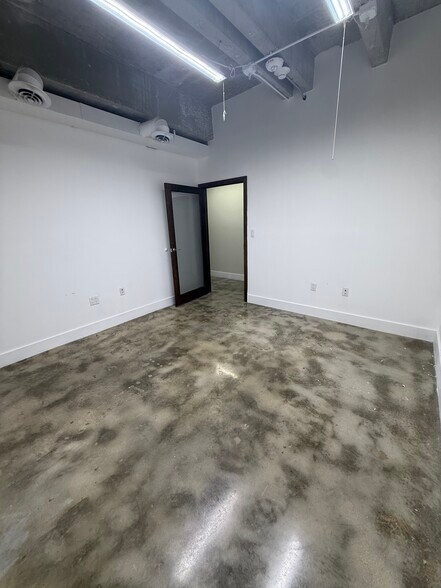 More Photos Of 1125 NE 125th St, North Miami Office For Lease