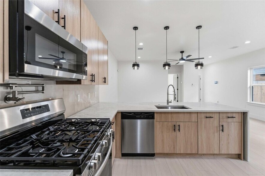 More Photos Of 4314 Stassen St, Houston Multifamily For Sale