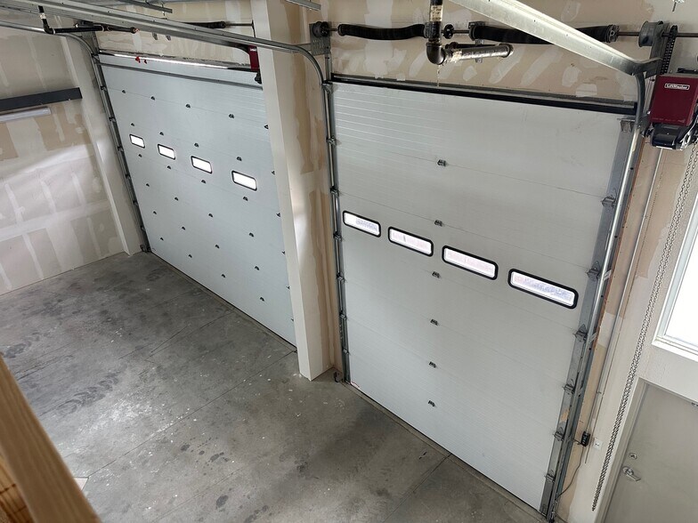 More Photos Of 1009 RM-620, Lakeway Specialty For Sale