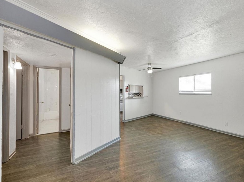 More Photos Of 2811 Broad St, Houston Apartments For Sale